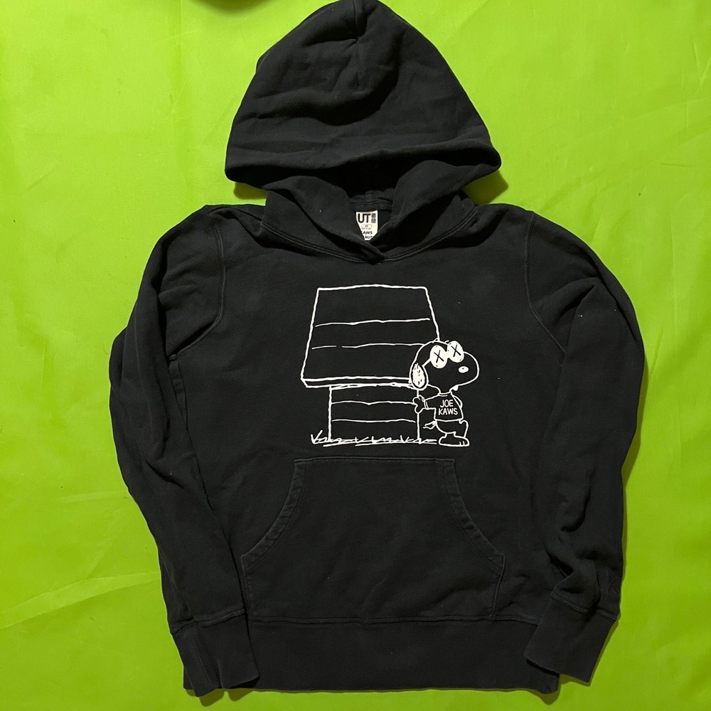 Uniqlo UT KAWS Peanuts Snoopy Hoodie Black Joe KAWS Graphic Sweatshirt XS